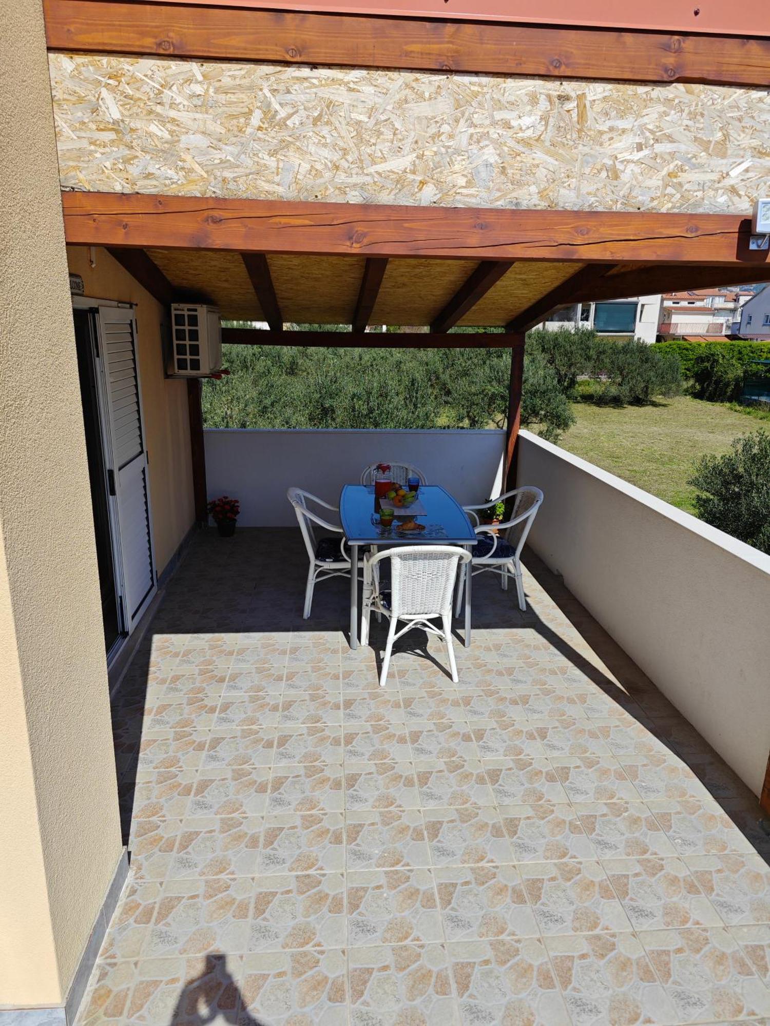 Apartment Paula Kaštela Kültér fotó
