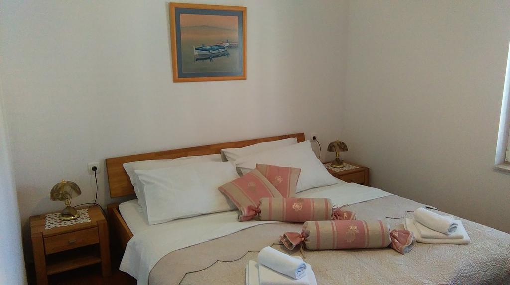 Apartment Paula Kaštela Kültér fotó
