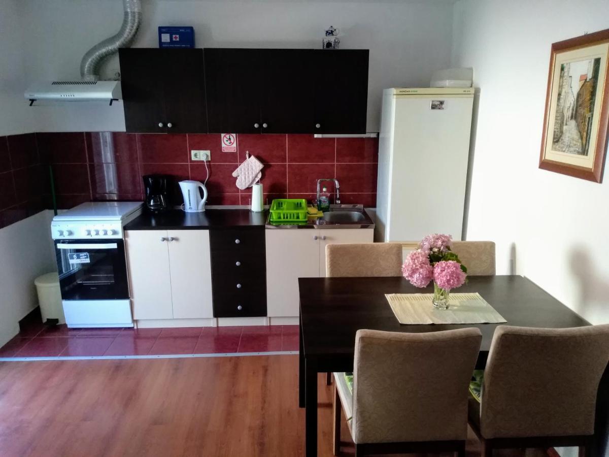 Apartment Paula Kaštela Kültér fotó